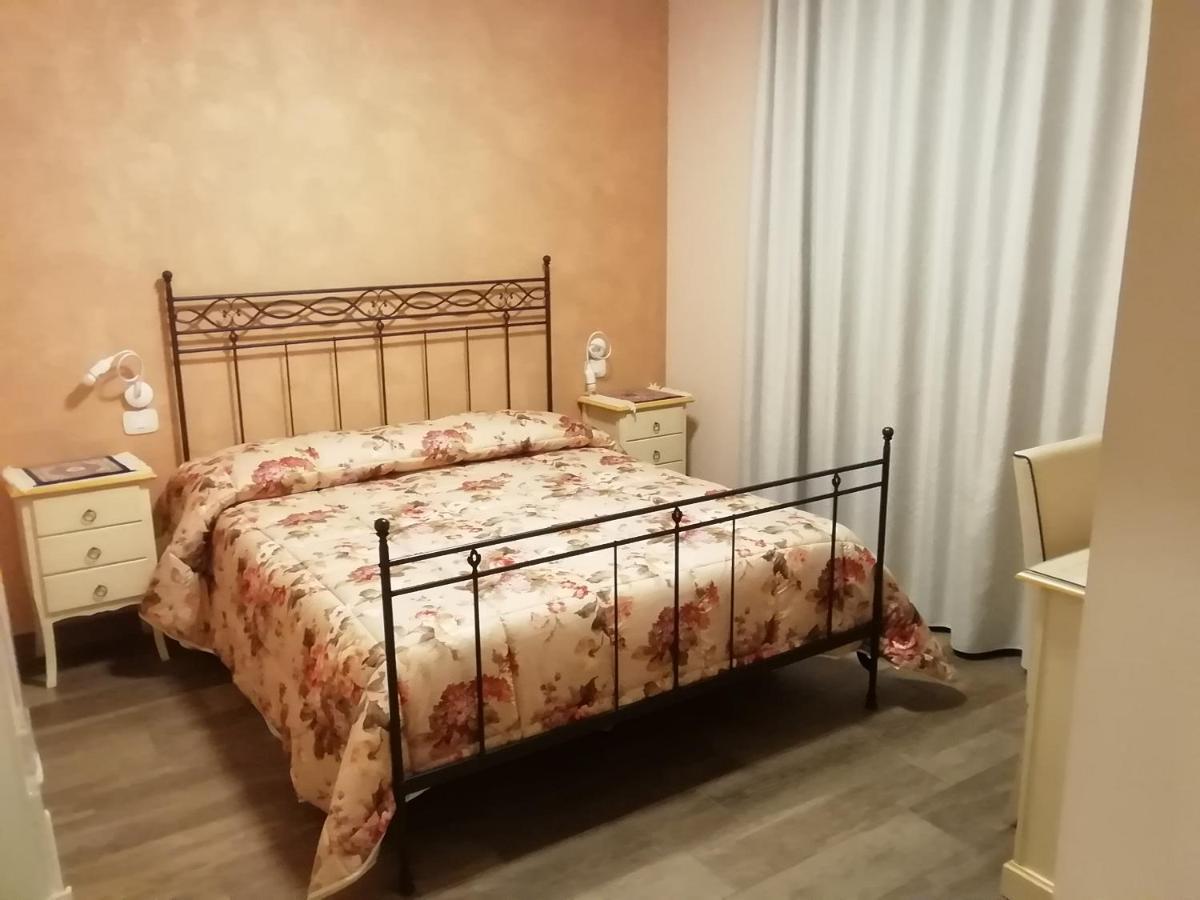 Il Roccolo Di Valcerasa Apartamento Treia Exterior foto