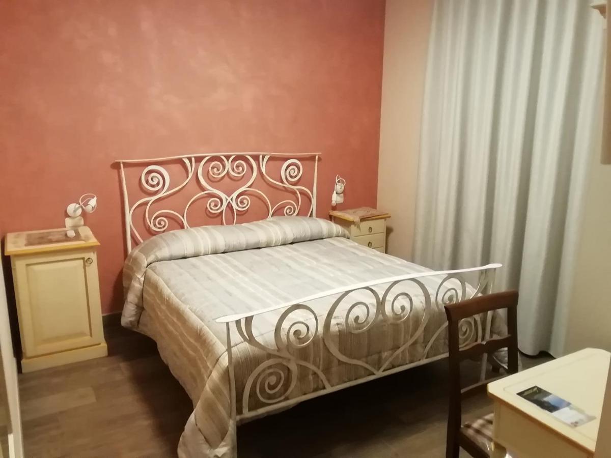 Il Roccolo Di Valcerasa Apartamento Treia Exterior foto